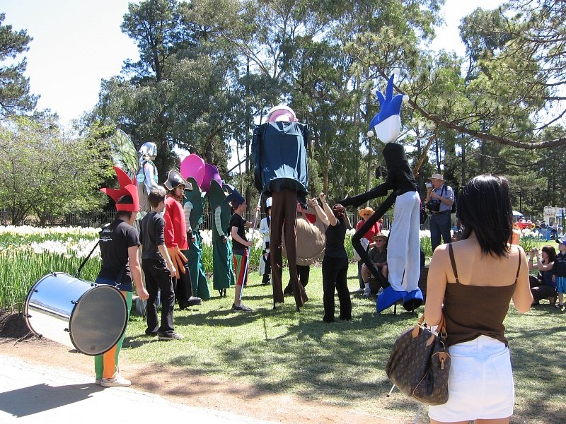 puppet-carnivale-parade-at-floriade-4.jpg