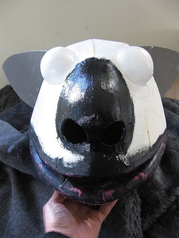 Painting nose and lips